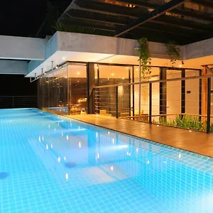 4* Otel Lakewood